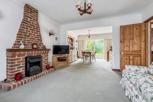 10, Heath Side, Orpington photo 2