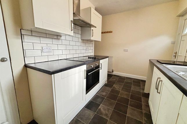 41, Brompton Road, Bradford photo 5