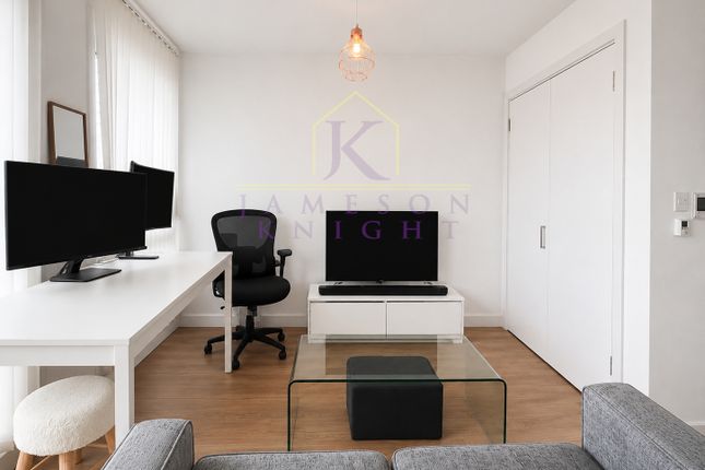 Flat 95 Ivy Point 5, Hannaford Walk, Greater London photo 4