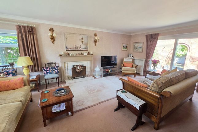 22, Brindley Brae, Stourbridge photo 3
