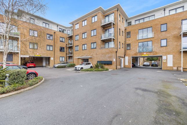 Flat for sale in Ref: Sb - Victoria Road, Horley
