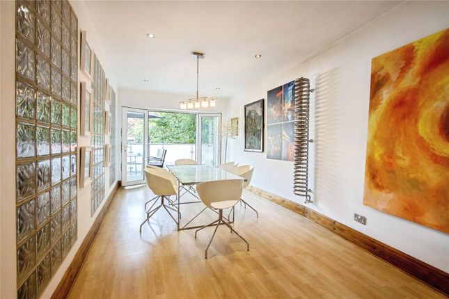 146, Thornes Lane, West Yorkshire photo 3