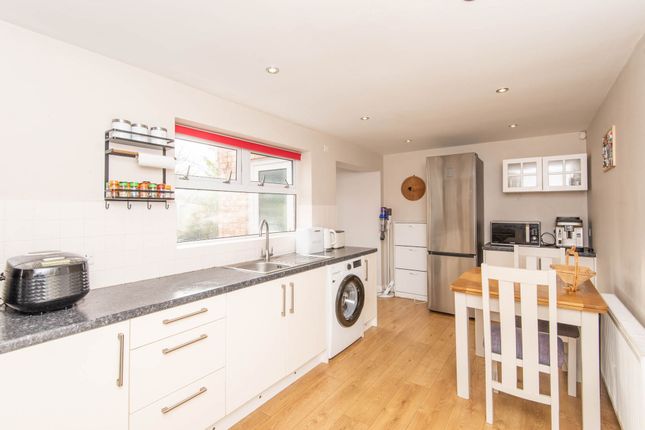 26 Kingswood Close, Chesterfield photo 3