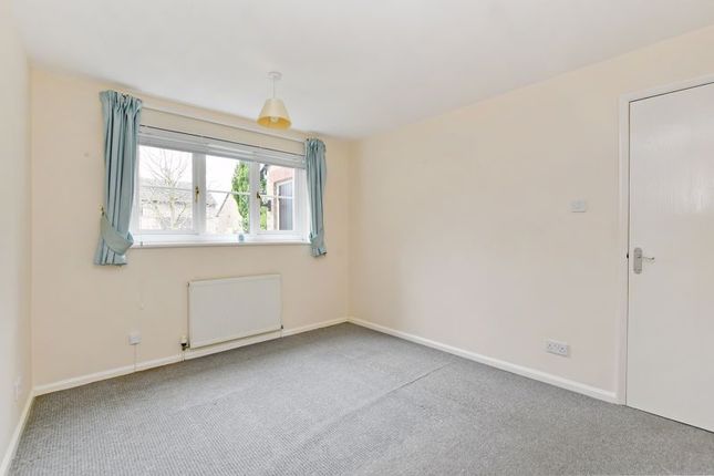 Flat for sale in Cherry Tree Dell, Brincliffe, Sheffield
