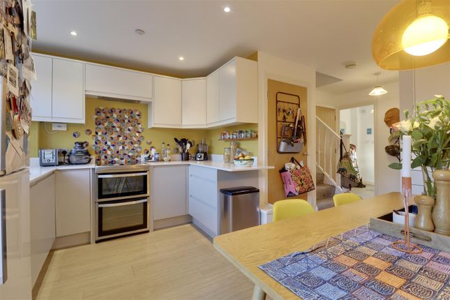 12 Terence Gardens, St. Ronans Road, Southsea photo 4