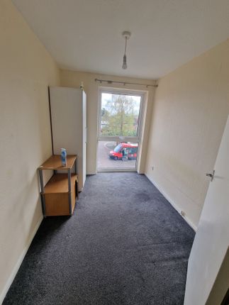 Flat to rent in Archery Close, Harrow