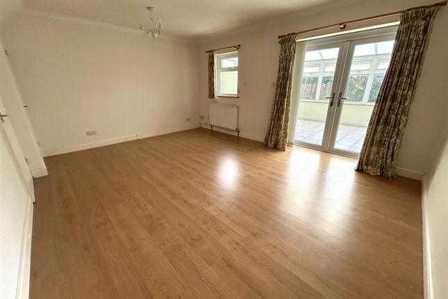 5, Seneschall Park, Helston photo 3