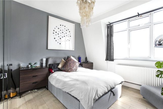 Flat for sale in Bethnal Green Road, London