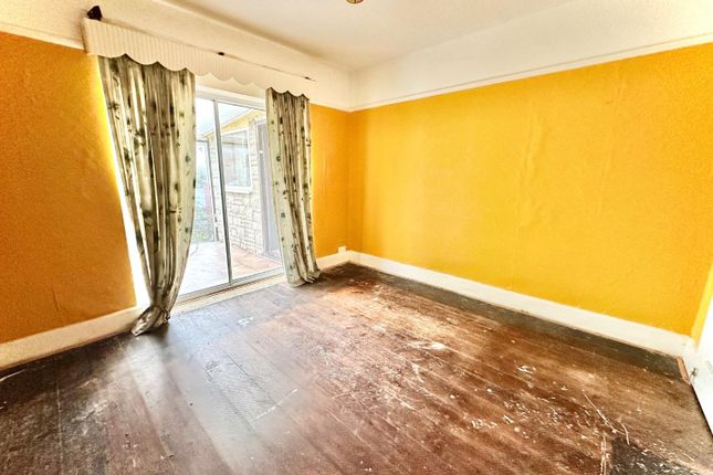 41, Marlborough Avenue, Weymouth photo 4