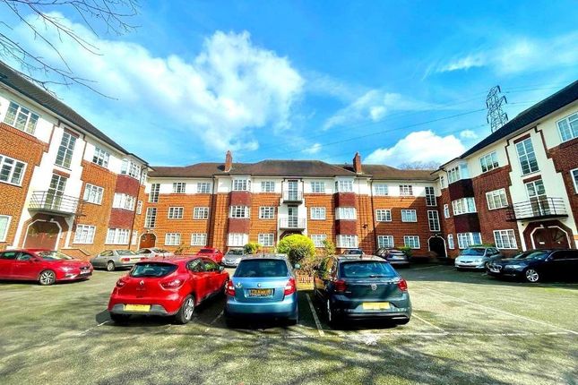 Thumbnail Flat to rent in St Thomas Drive, Pinner