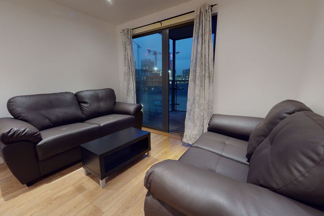 Thumbnail Flat to rent in Turner Street, London