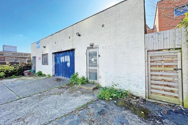 Thumbnail Commercial property for sale in Bolton Road, Luton