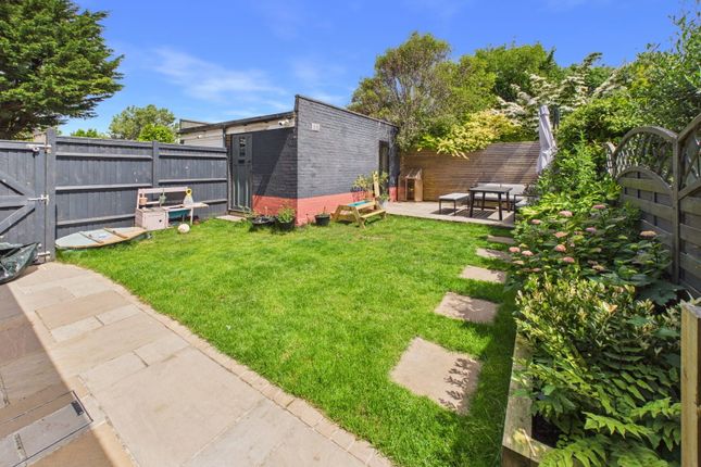 90, Greenacres, West Sussex photo 4
