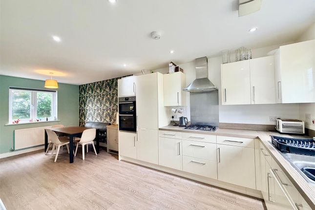 7, Whimbrel Way, Plymouth photo 3
