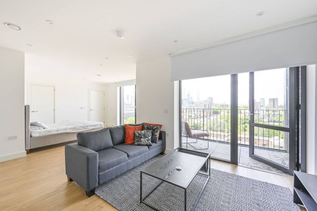 Thumbnail Studio to rent in Peppercorn Court, Canary Wharf, London