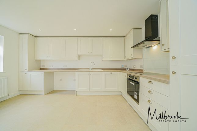 11 Leigh Road, Manchester photo 2