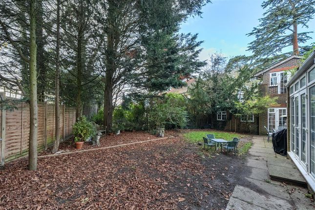1 Warren Road Garden.Jpg