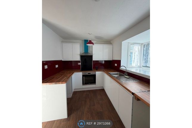Mahon Close, Enfield photo 2