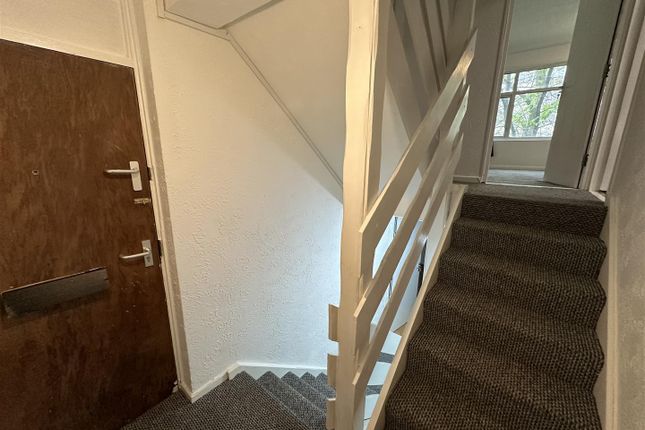 Town house to rent in Moss House Close, Edgbaston, Birmingham