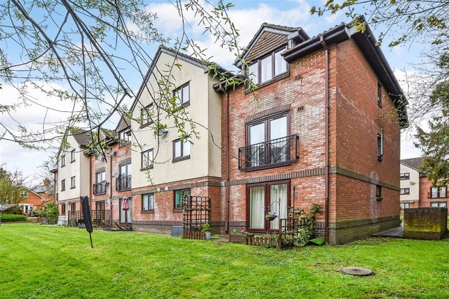 Flat for sale in Heather Drive, Andover