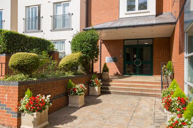 Thumbnail Flat for sale in St Clements House, Walton On Thames