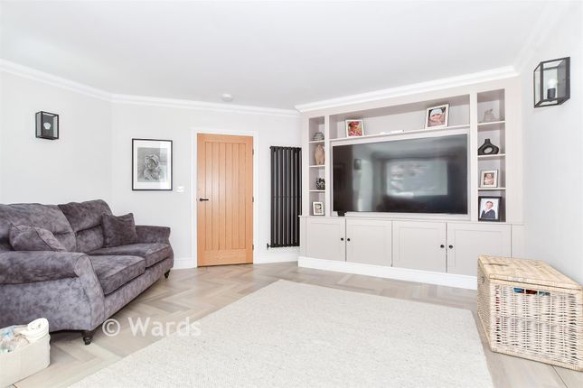 10, Alderwick Grove, West Malling photo 3