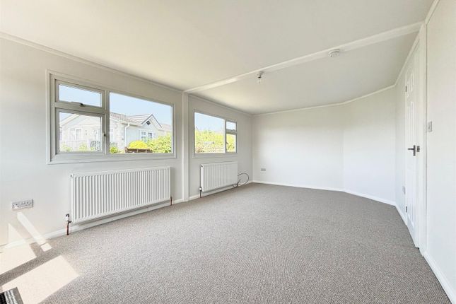 10 Wickens Meadow, Rye Lane, Dunton Green photo 3