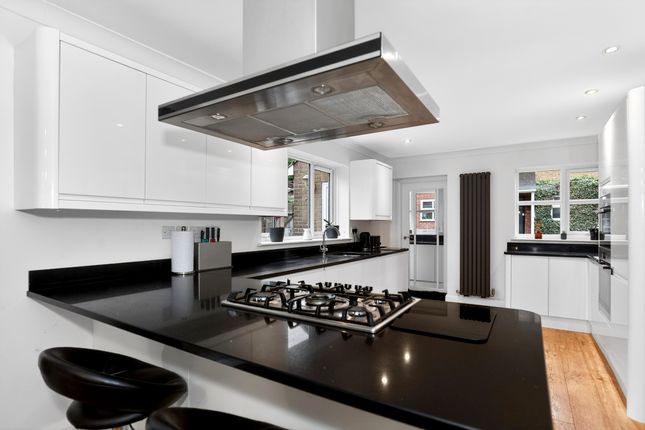 2, Spring Mews, Frodsham photo 3
