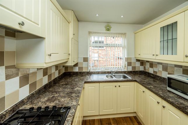 14, Devon Way, Brighouse photo 4