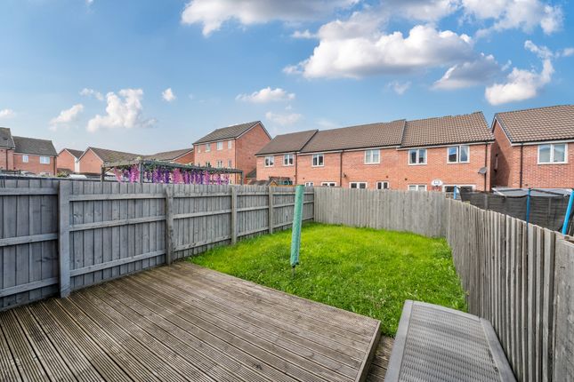 17, Luccombe Oak, Exeter photo 2