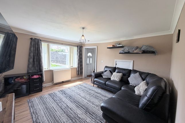 47 Moorland Crescent, Pontypridd photo 3