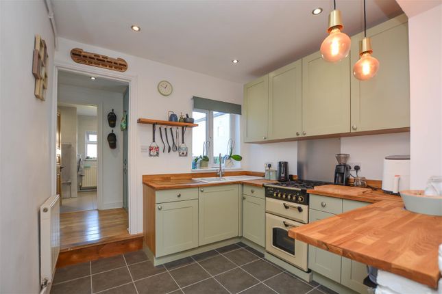 261, Coxtie Green Road, Brentwood photo 3