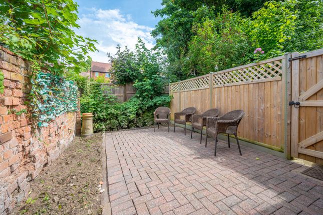 105 Henry Street, Kenilworth photo 4