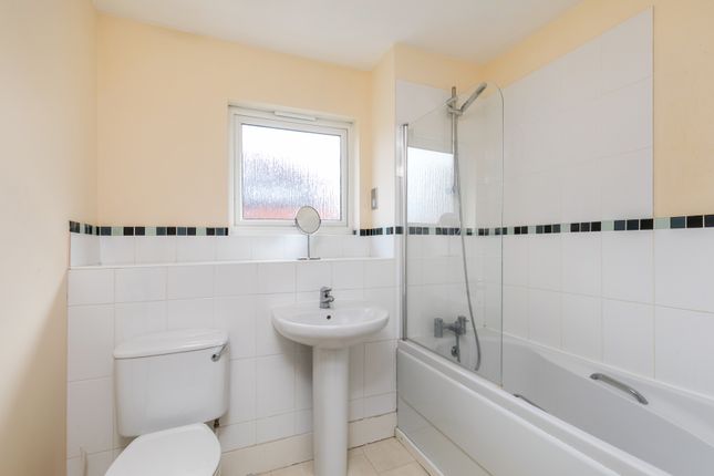 Town house to rent in Athelstan Road, Winchester