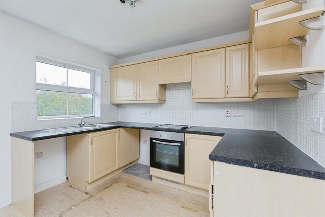 27, Loughland Close, Leicester photo 3