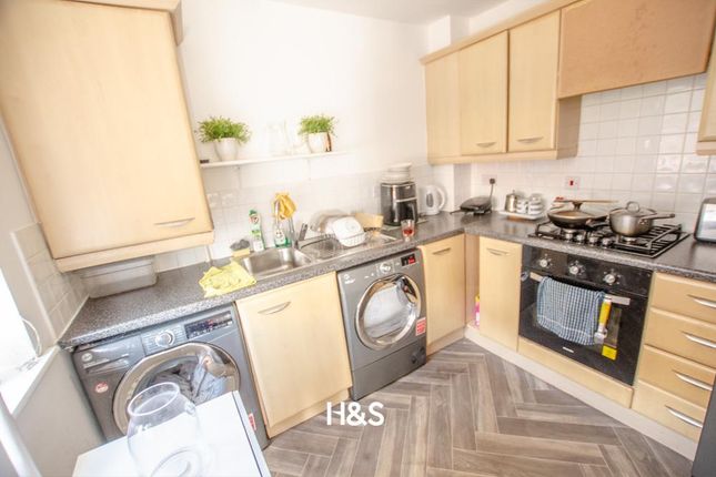 50 Ratcliffe Avenue - Kitchen.Jpg