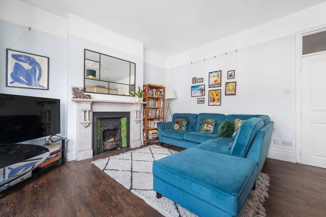 Flat B, 70, Sudbourne Road, London photo 4