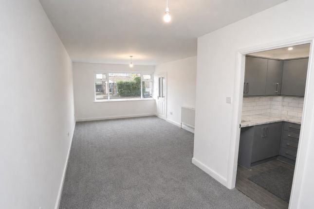 86, Summerbridge Crescent, Bradford photo 3