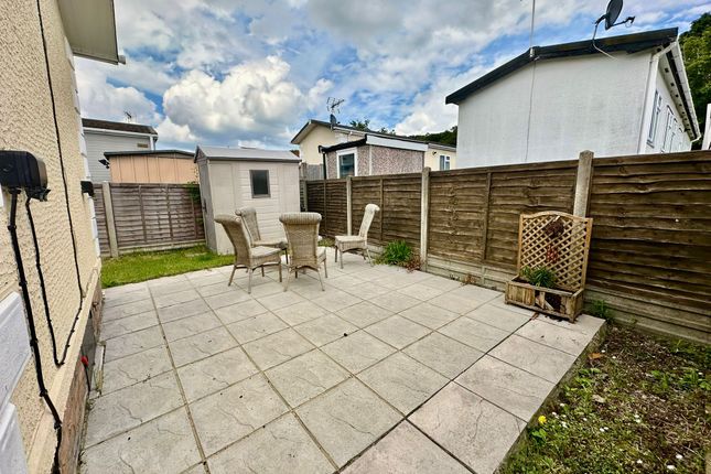 7 The Poplars, Woodbine Close, Waltham Abbey photo 4
