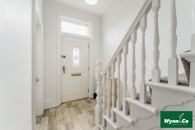 15 Holly Bank, Wakefield Road, Pontefract photo 2