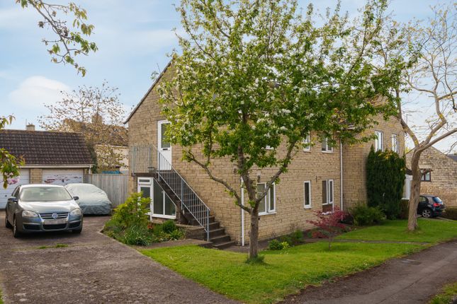 6, Borough Close, Stonehouse photo 2