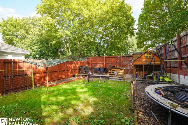 28 Crofters View, Retford photo 4
