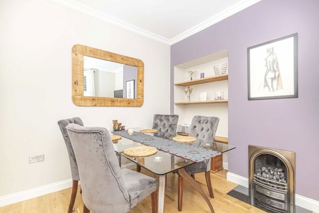 45, Bryony Road, London photo 3
