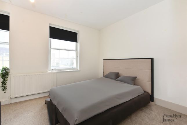Flat for sale in Commercial Road, London
