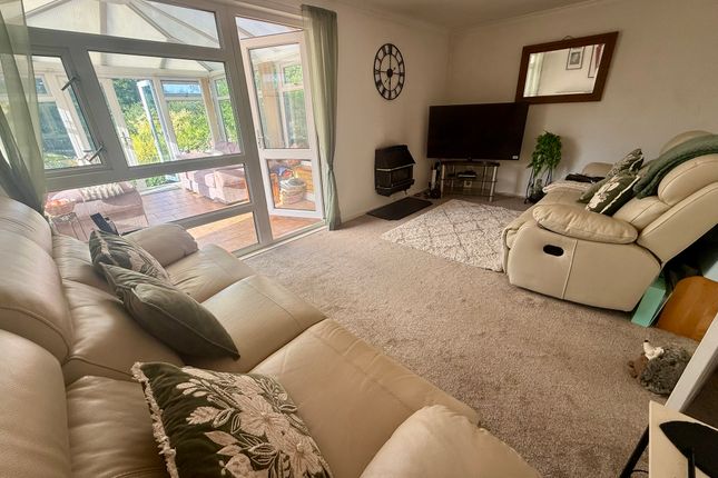 20, Heol Tyn-Y-Fron, Aberystwyth photo 3