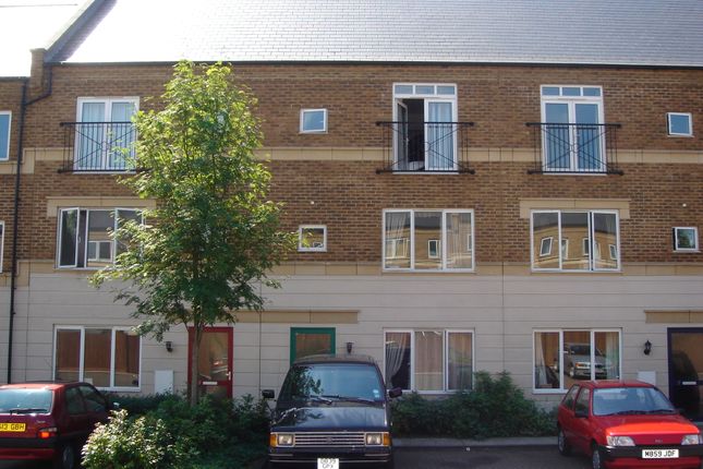 Thumbnail Town house to rent in Tollington Way, Holloway, Islington, North London
