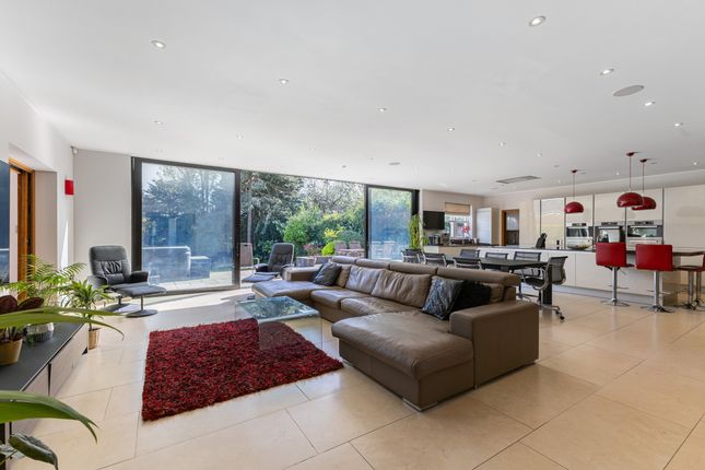 3, Valencia Road, Stanmore photo 2