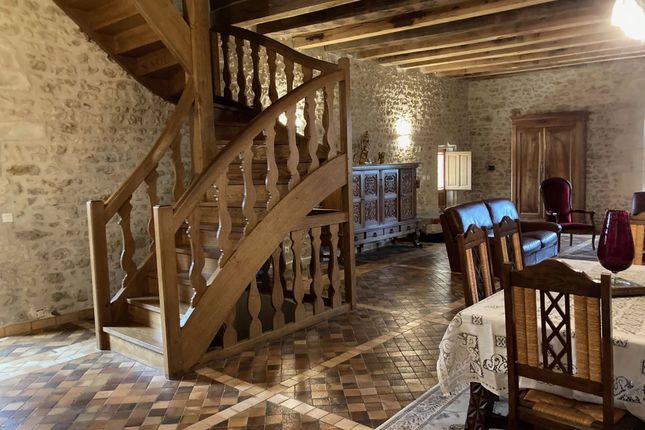 Ch&acirc;teau for sale in Airvault, Vienne (Poitiers/Chatellerault), Nouvelle-Aquitaine