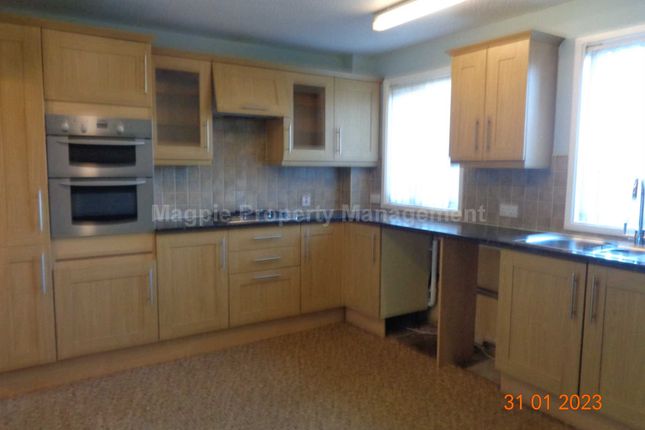 25, Regent Close, St Neots photo 2
