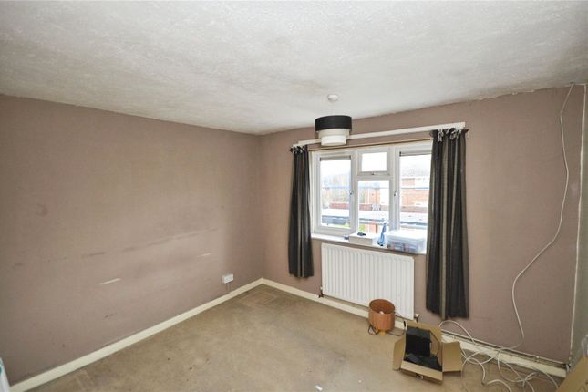 53, Lawnswood Avenue, Wolverhampton photo 4